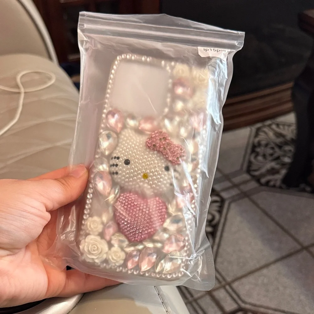 Hello Kitty Pink Crystal Heart Phone Case - Pink